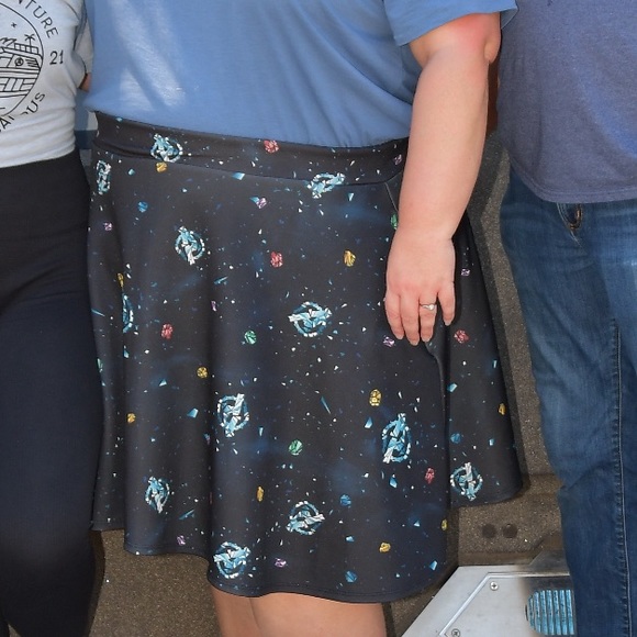 Torrid size 4 MARVEL AVENGERS ENDGAME SCUBA SKIRT - Picture 2 of 9